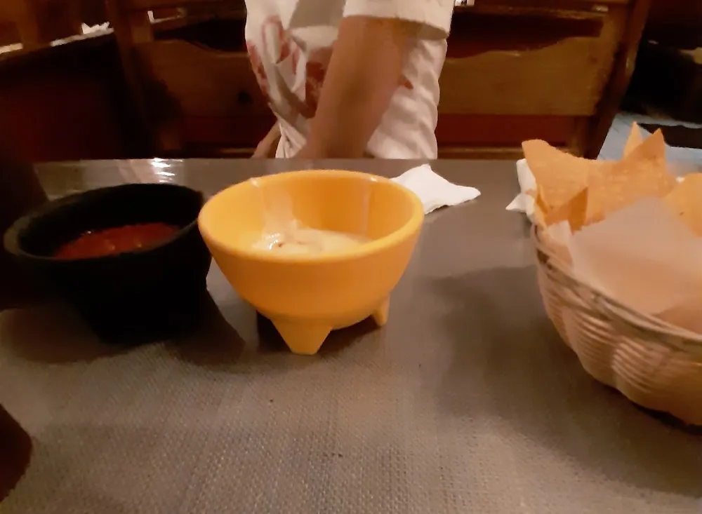 Chips and Queso Salsa